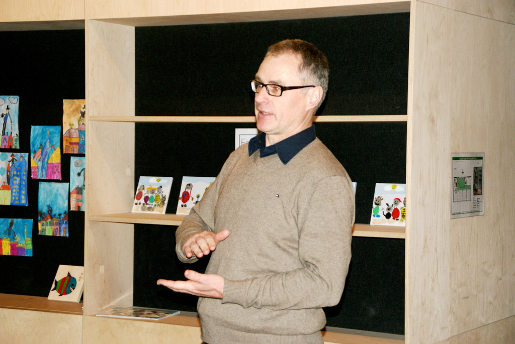 Helmut Giesinger begr____te die G__ste.JPG