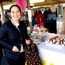 Astrid Riedl beim Ostereinkauf.JPG