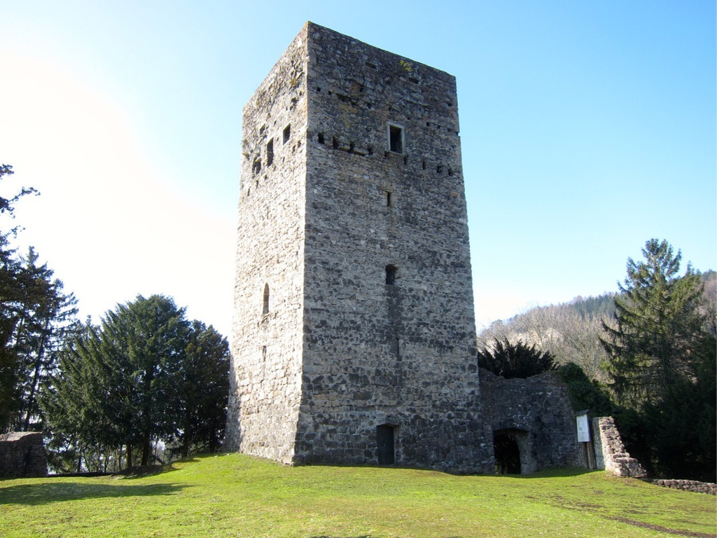 KOE_Tostner Burg 2.jpg