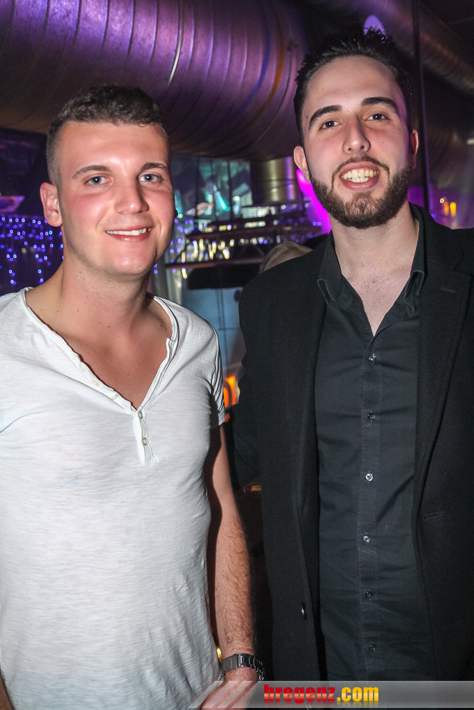14006930.jpg