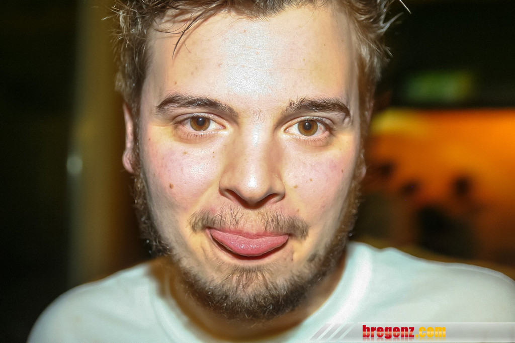 14008146.jpg