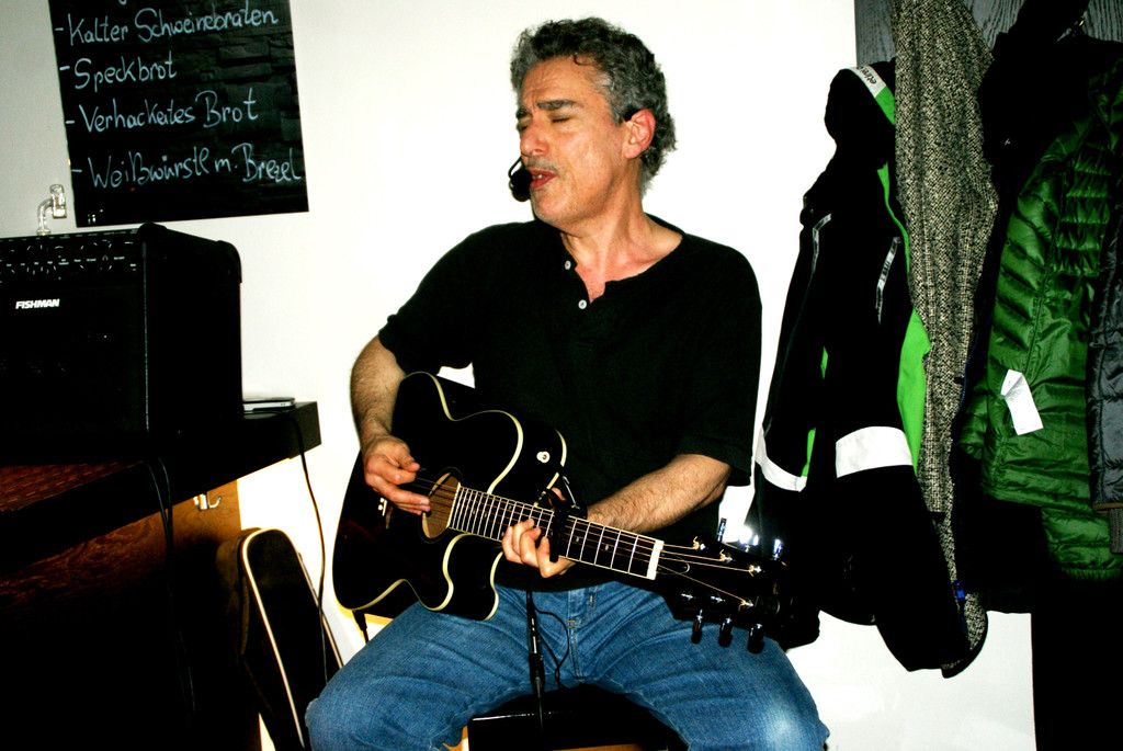 Henry Rose unterhielt mit Spitzensound.JPG
