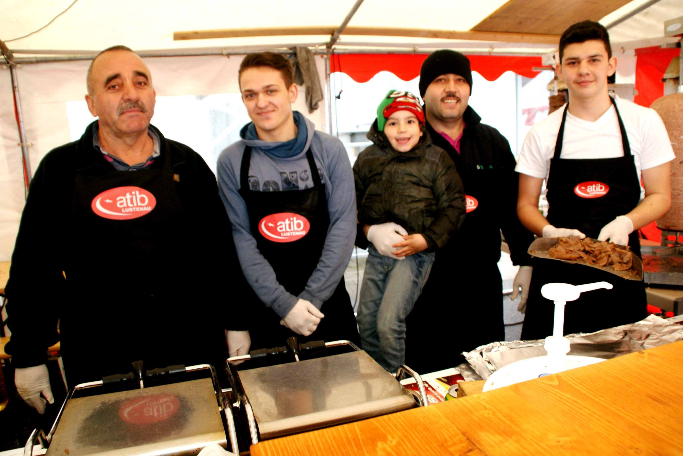 Die K__che hatten alle H__nde voll zu tun.JPG