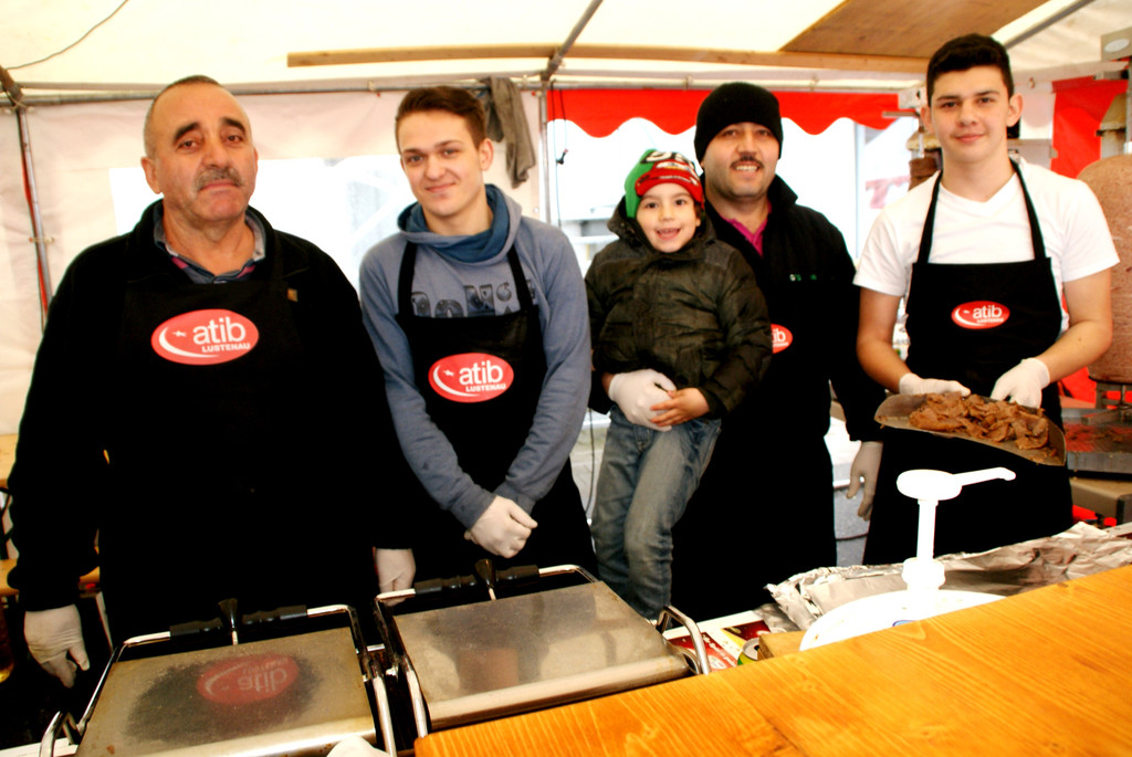 Die K__che hatten alle H__nde voll zu tun.JPG