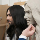 Sitting für wächserne Conchita Wurst bei Madame Tussauds in London