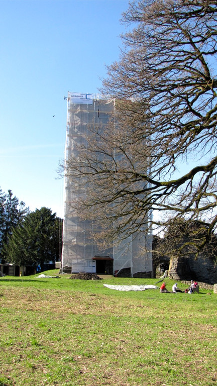 KOE_Tostner Burg Ausgrabungen 9.jpg