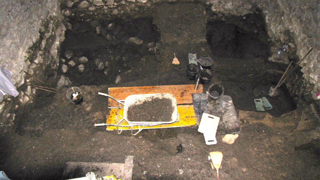 KOE_Tostner Burg Ausgrabungen 12.jpg