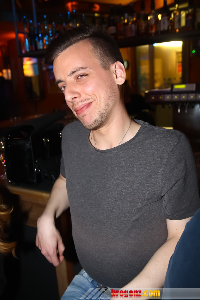 14018763.jpg