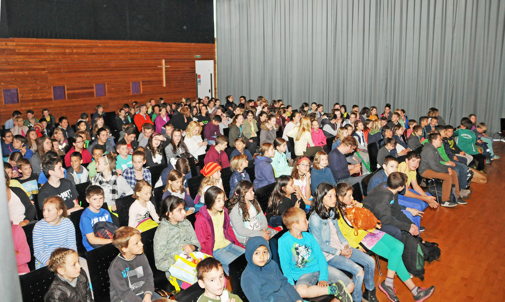 Schultheater 23-04-2015 14.jpg