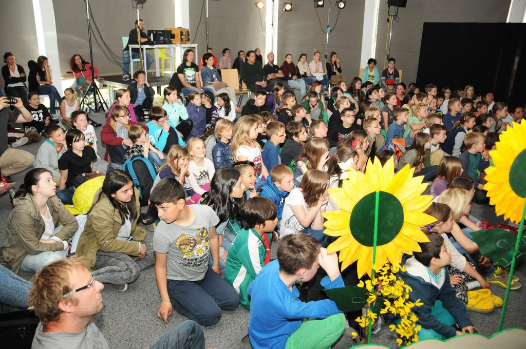 Schultheater_2 23-04-2015 19.jpg