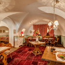Gerstners Landhaus_rote Stube_fused.jpg