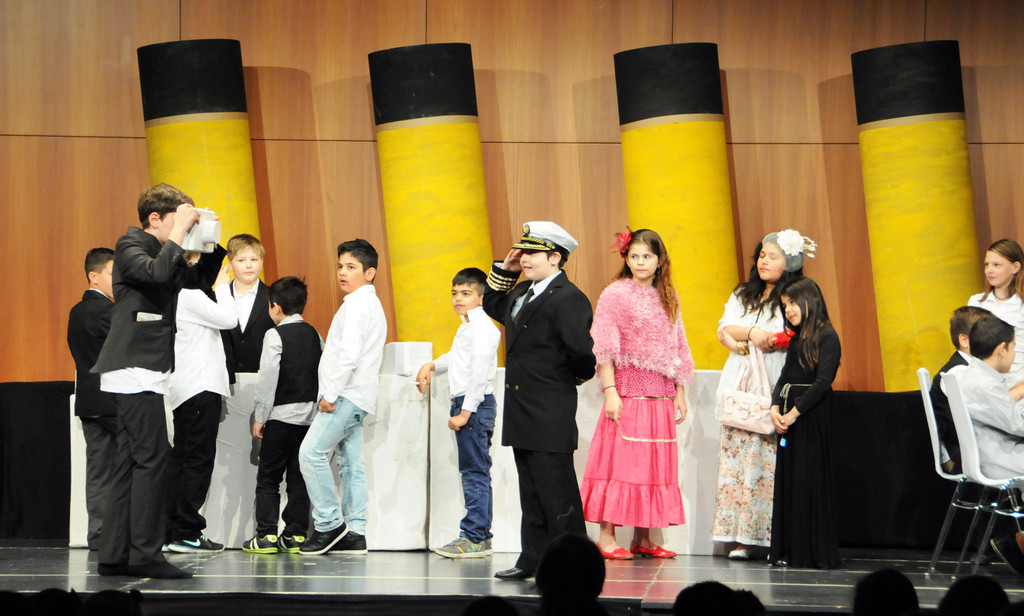 Schultheater_3 24-04-2015 18.jpg