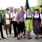 Mostgala in der Dorfmitte