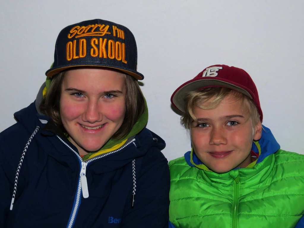 BK_Laura und Lars verkauften einige alte Spielsachen beim Feldkircher Tro__dlermarkt.jpg