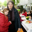 Elfi Meusburger _Leiterin Kindercaf___ mit Enkelin Lena _8_.JPG