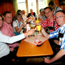 Wir feiern auch bei Regenwetter.JPG