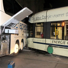 Bus krachte in Straßenbahn