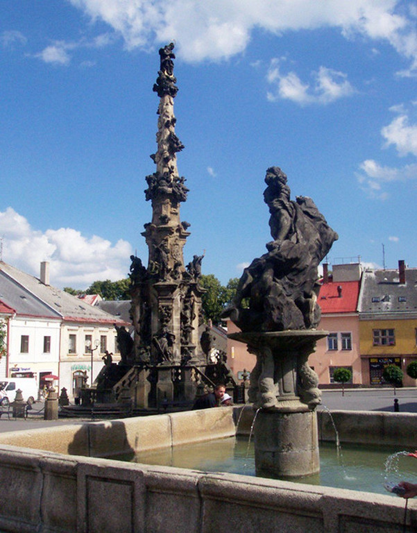 Policka7_Brunnen_.jpg