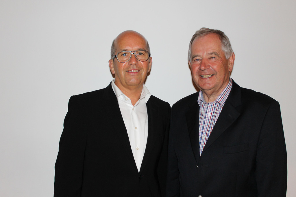 Neuer und scheidender Obmann.JPG