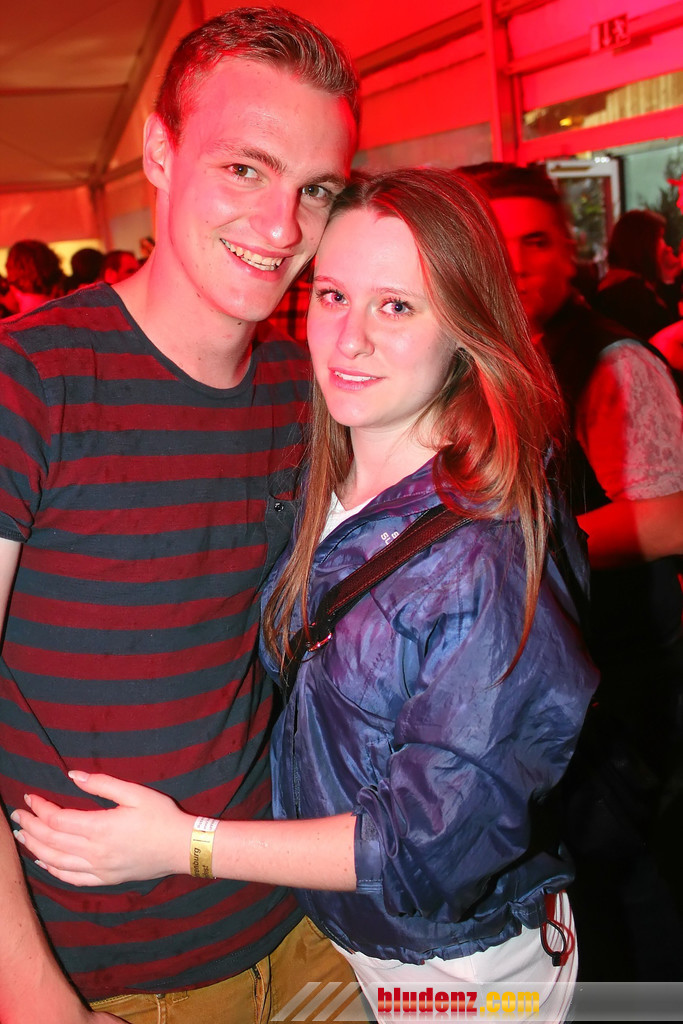 14032359.jpg