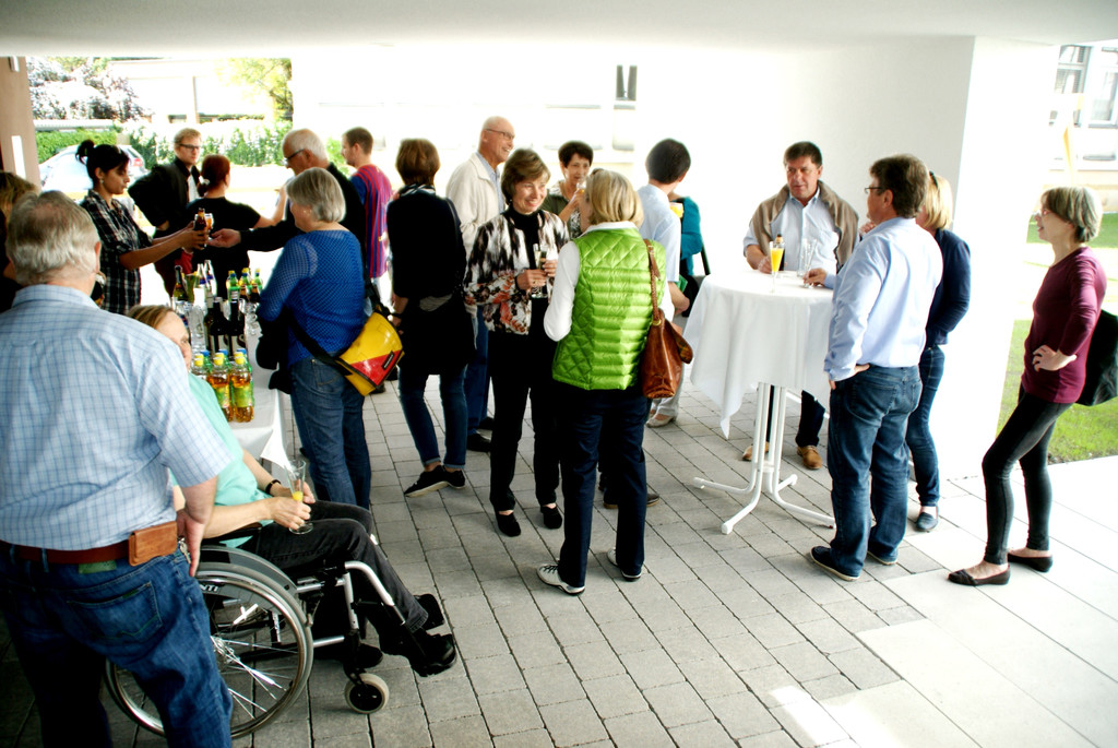 Der Einzug wurde geb__hrend gefeiert.JPG