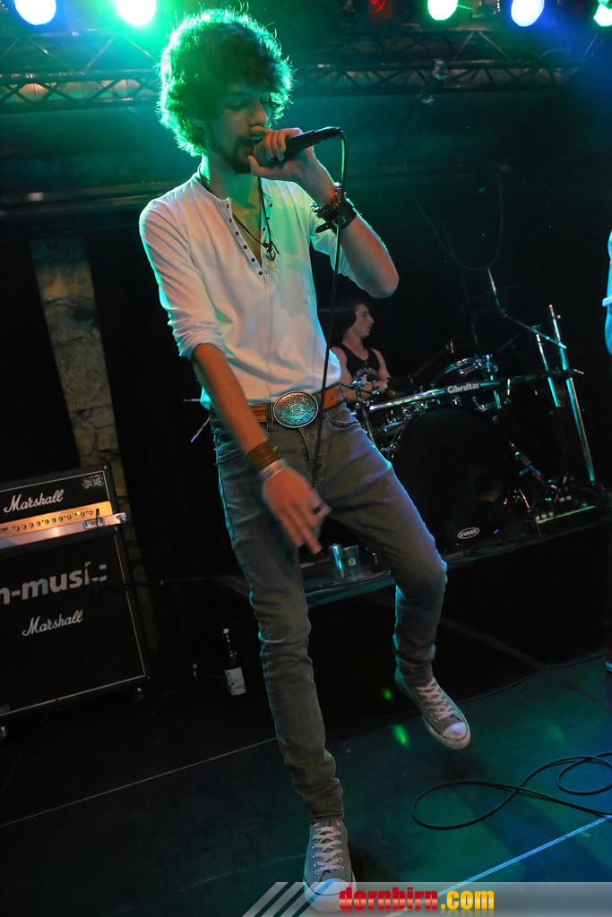 14036197.jpg