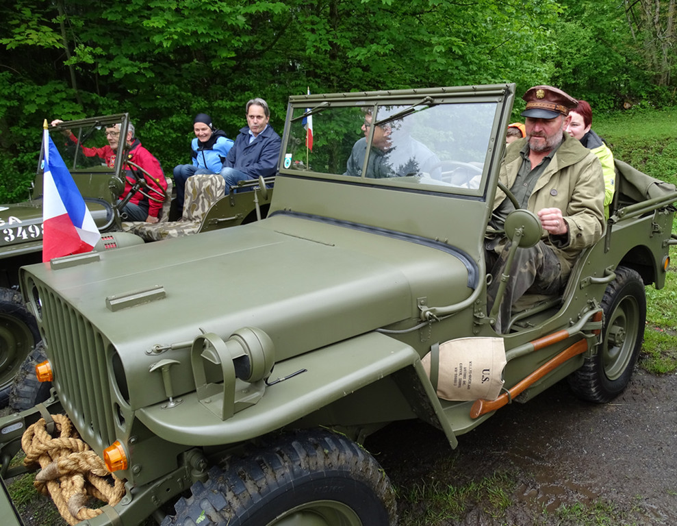Fahne14 Jeep.jpg