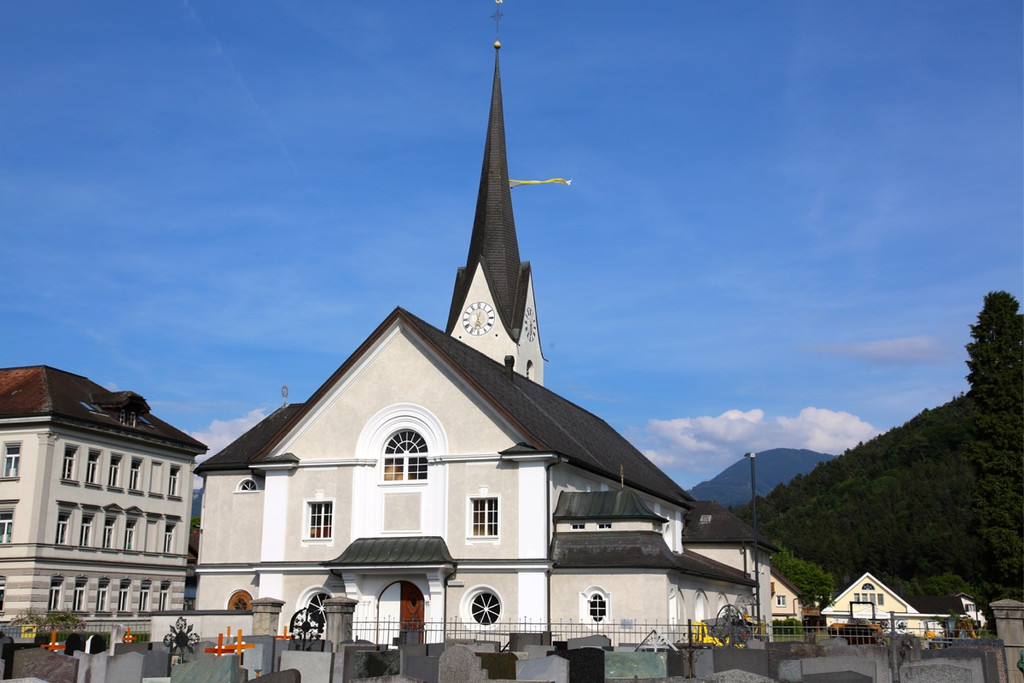 KOE_Pfarrkirche Gisingen Innenraum 1.jpg