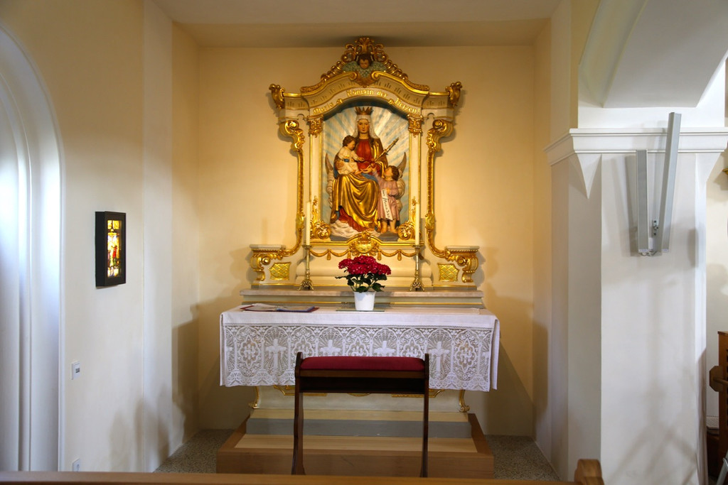 KOE_Pfarrkirche Gisingen Innenraum 8.jpg