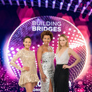 Outfits der Song Contest-Moderatorinnen