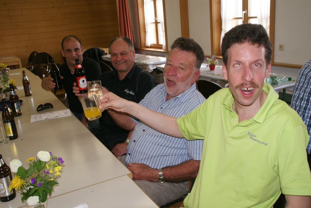 Prost an einem sch__nen Kilbitag_.JPG
