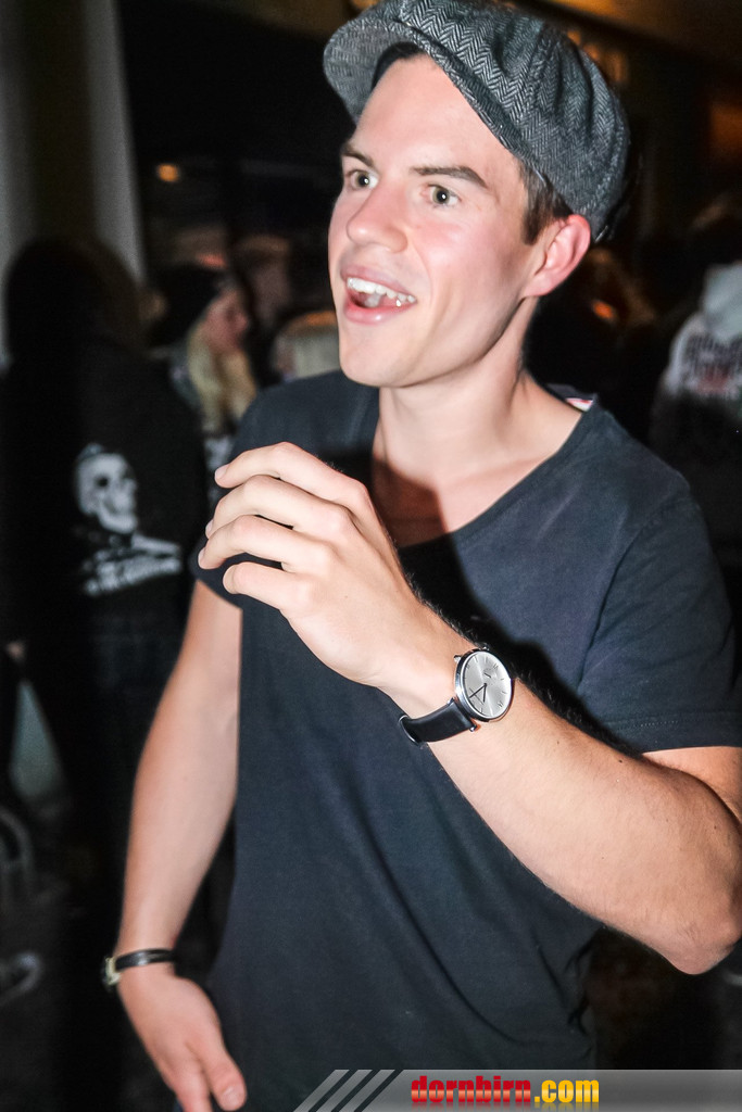 14044394.jpg