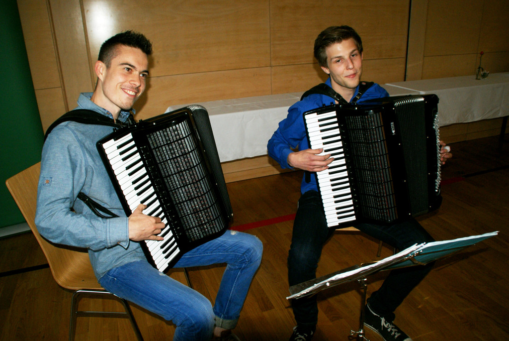 v_li_ Raphael Schneider_ Daniel Keller.JPG
