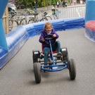 Go-Kart Bahn mitten im Dorf.JPG