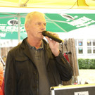 Gottfried Br__ndle begr____te die G__ste auf dem Markt zum Jubil__um.JPG
