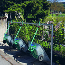 Friedhof_Handwagen_mit_neuer_Bepflanzung_2015-05-06_DSC06683_ausgew__hlt_CMYK.JPG