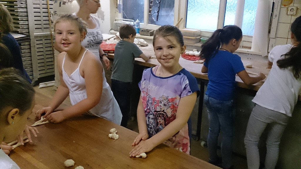 Dorfbeck Volksschule _1_.JPG