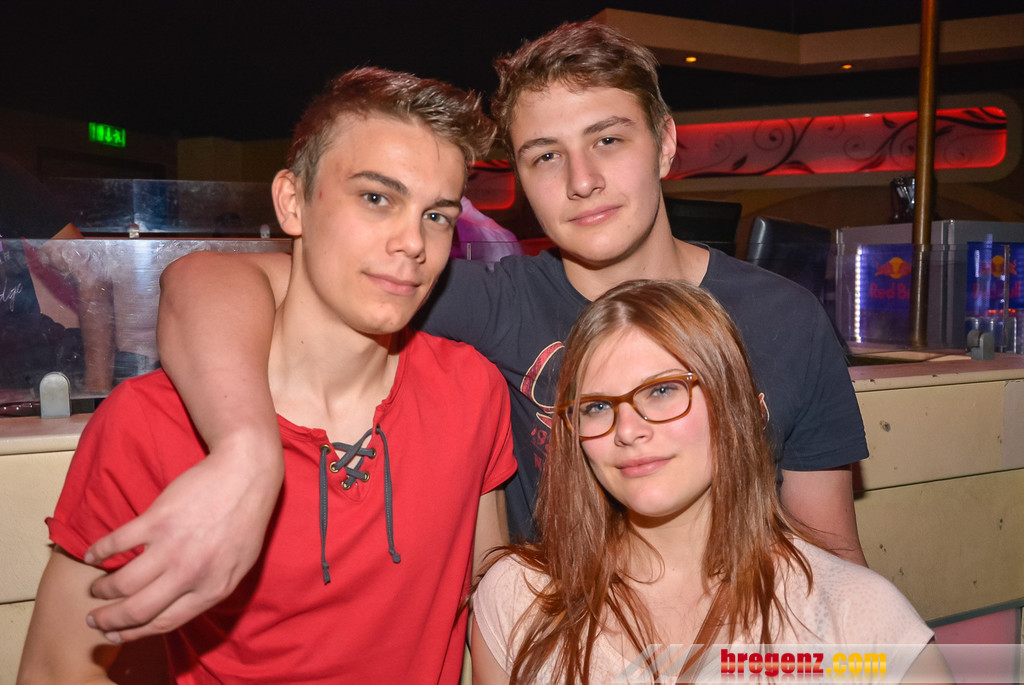 14048176.jpg
