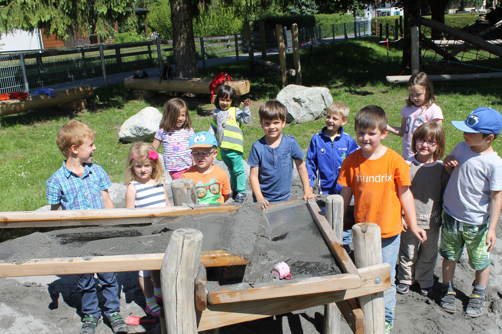 Kinderspielplatz 013.JPG