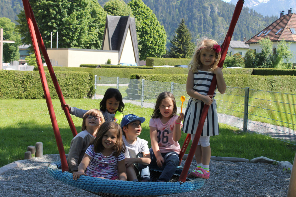 Kinderspielplatz 018.JPG