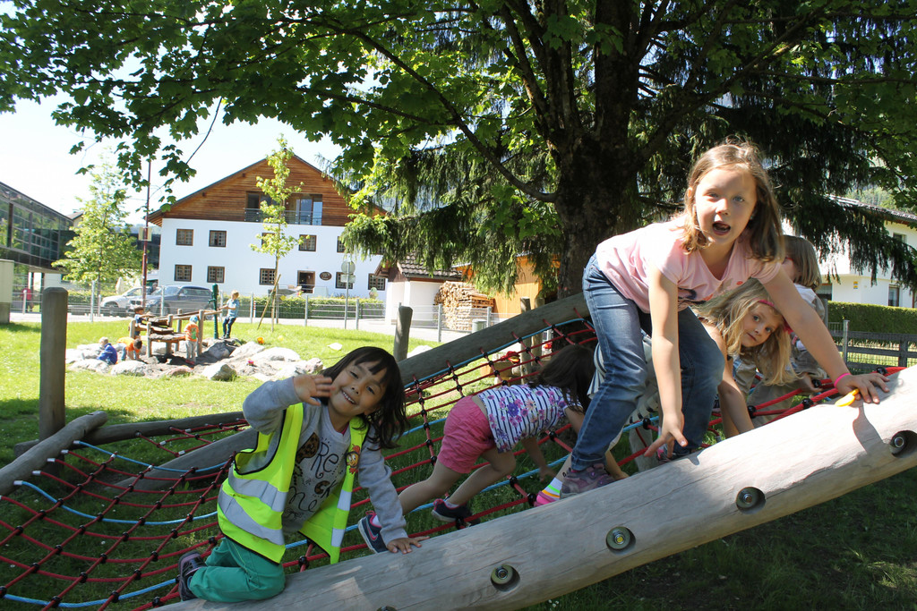 Kinderspielplatz 019.JPG