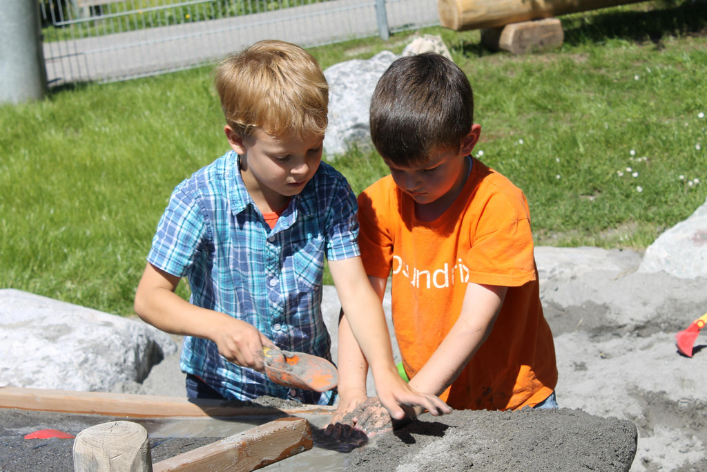 Kinderspielplatz 027.JPG