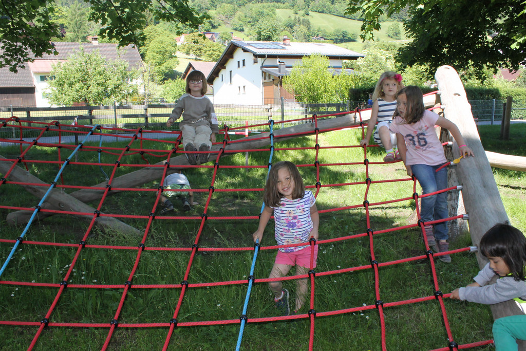 Kinderspielplatz 022.JPG