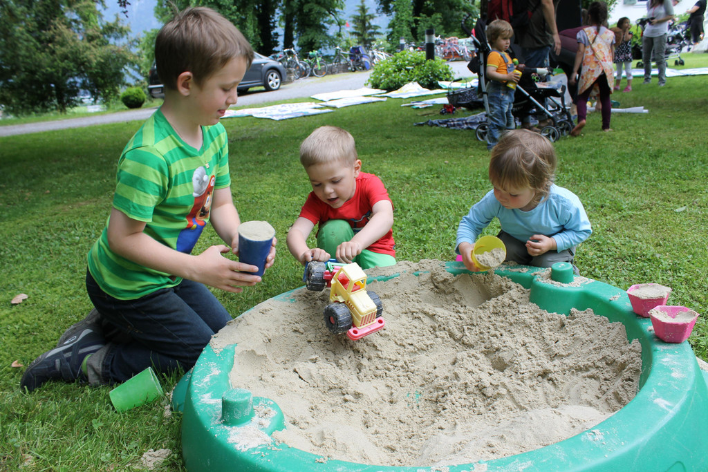 Weltspieltag im Park der Villa Falkenhorst 057.JPG