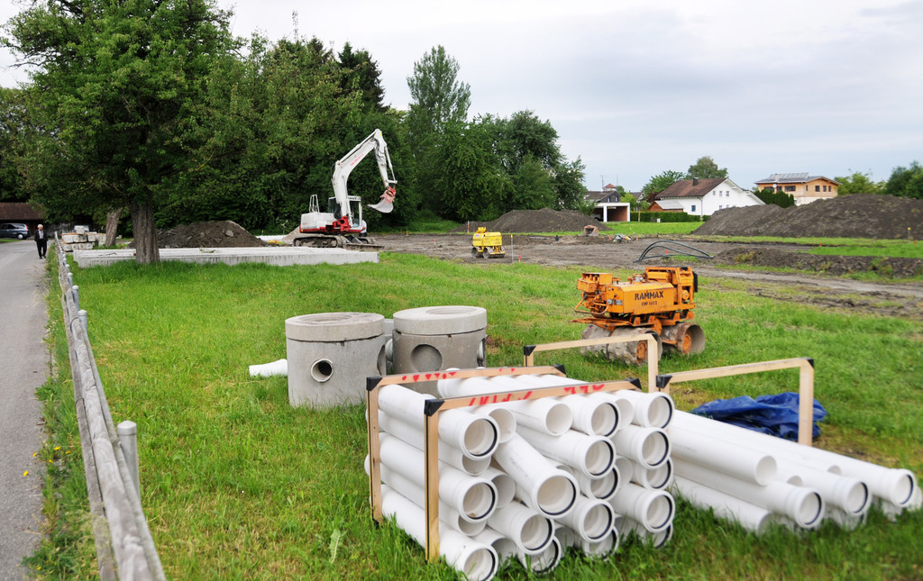 Containerschule Baubeginn 19-05-2015 5.jpg