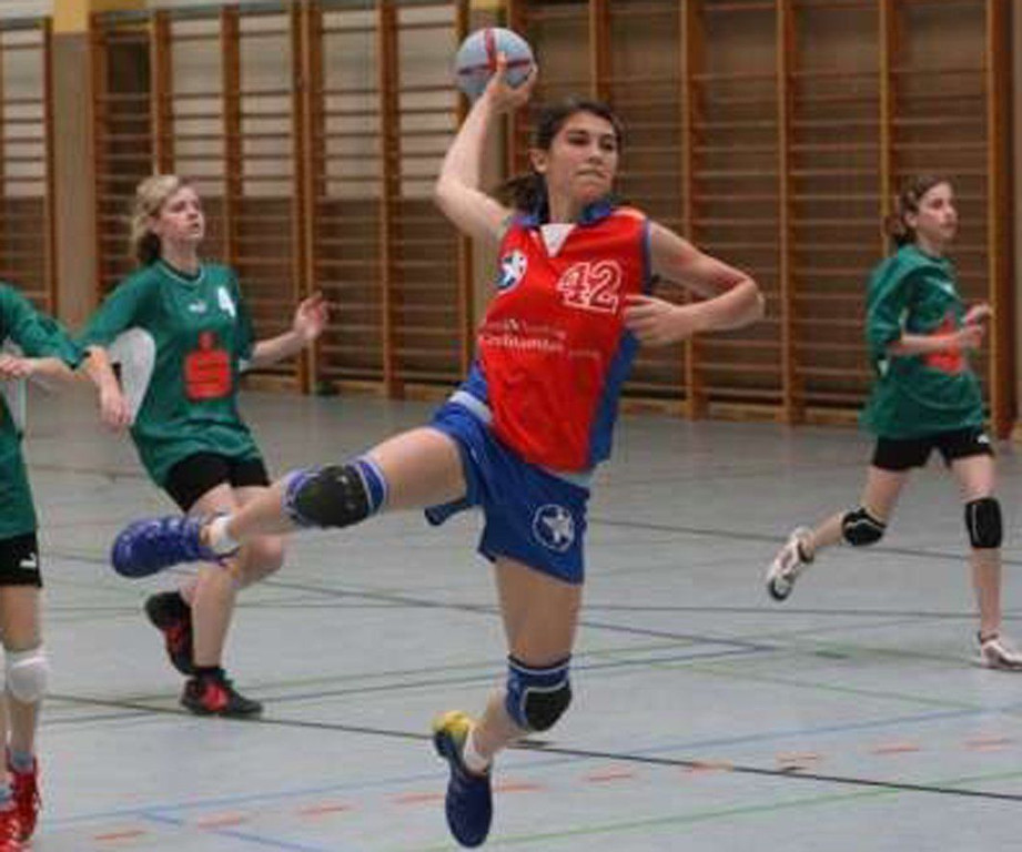 Handball2a.jpg