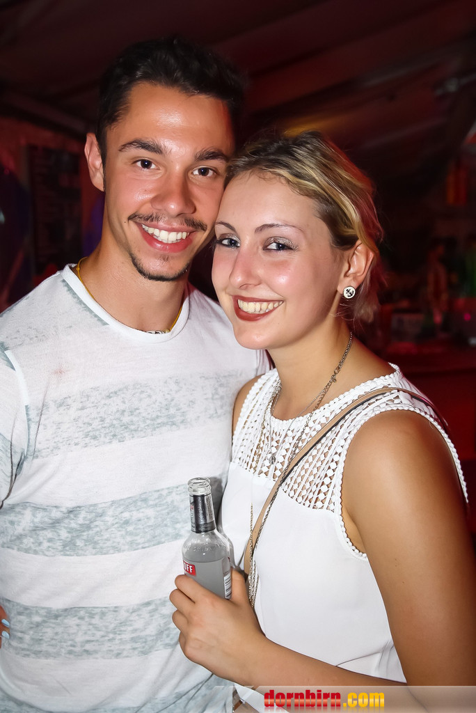 14053490.jpg