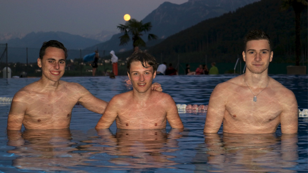 KOE_Felsenau Vollmondschwimmen Juni 2015 18.jpg
