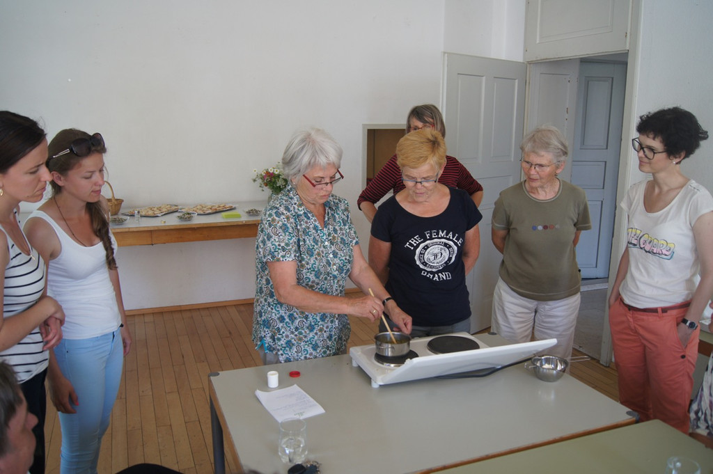 Umweltwoche KR__UTERWANDERUNG Schmid 03-06-2015 _19_.JPG