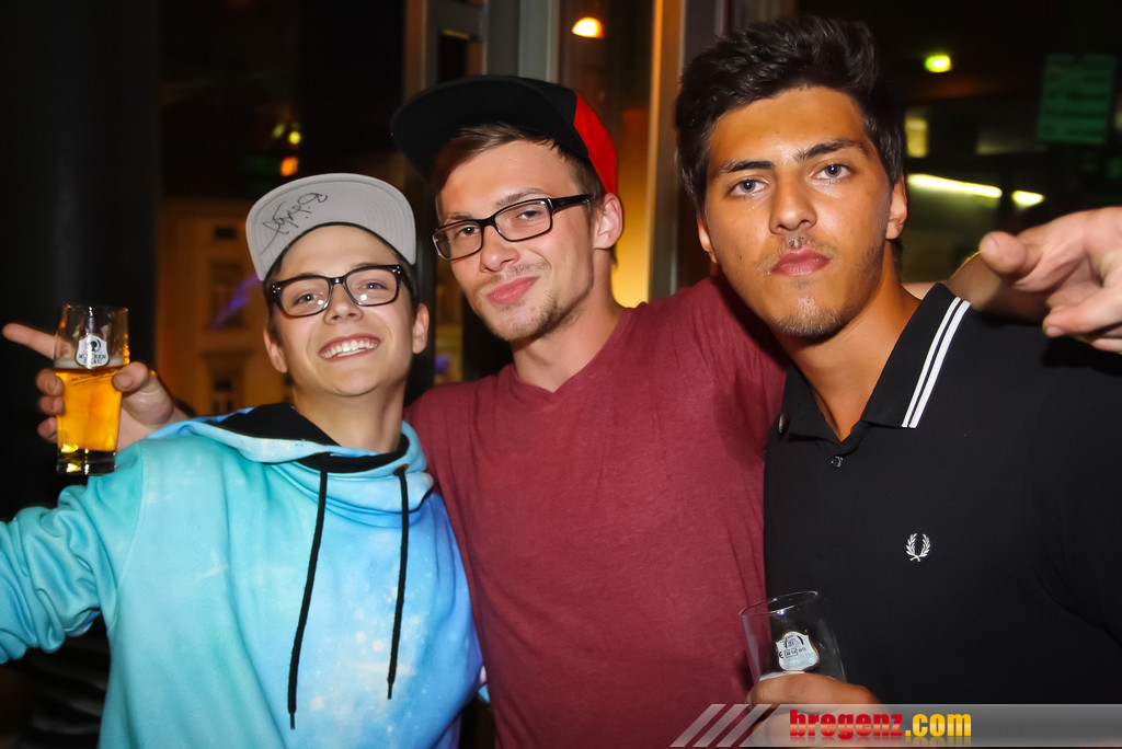 14058453.jpg